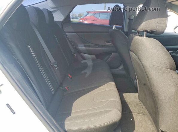 5NPLM4AG6MH025398 2021 HYUNDAI ELANTRA White Հետևի նստատեղերի տեսք