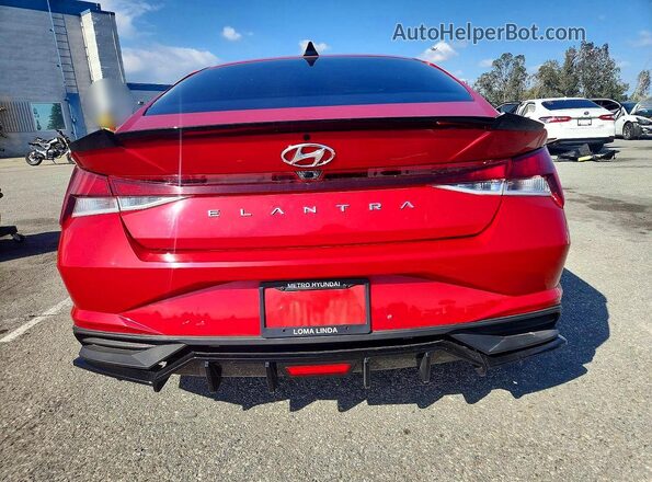 5NPLM4AG6MH034053 2021 HYUNDAI ELANTRA Red Widok z tyłu