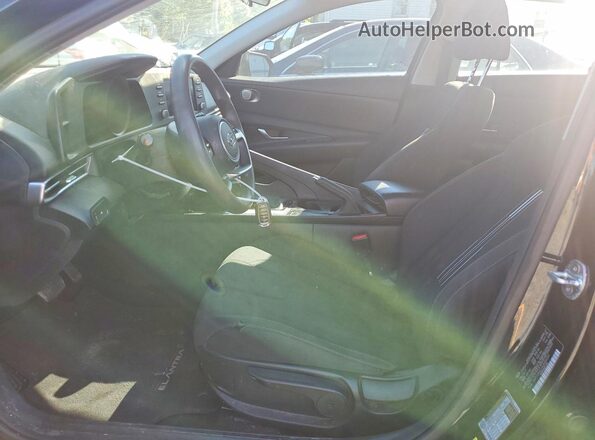 5NPLM4AG6MH044341 2021 HYUNDAI ELANTRA Черный Вид салона спереди