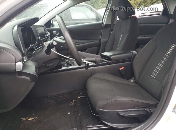 5NPLM4AG7MH017438 2021 HYUNDAI ELANTRA White წინა სალონის ხედი