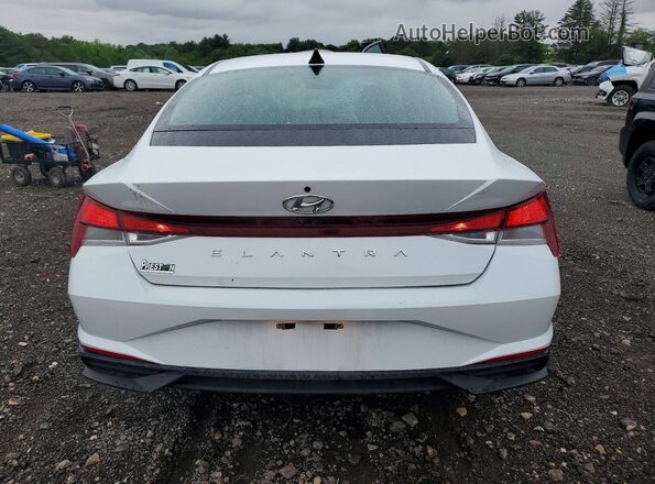 5NPLM4AG7MH017438 2021 HYUNDAI ELANTRA White უკანა ხედი