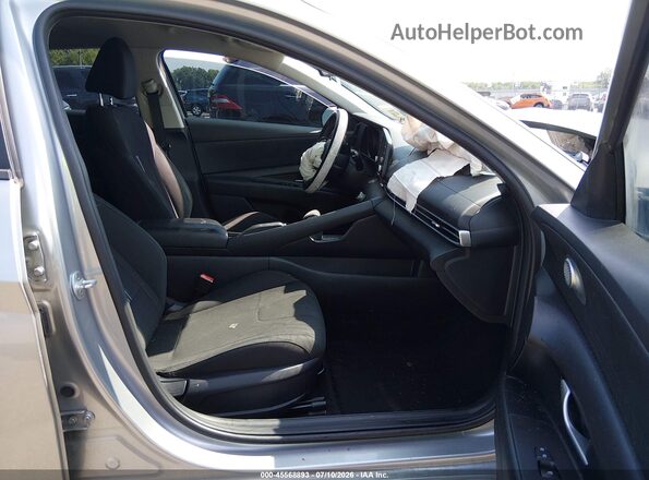 5NPLM4AG7MH026477 2021 HYUNDAI ELANTRA Silver Widok wnętrza z przodu