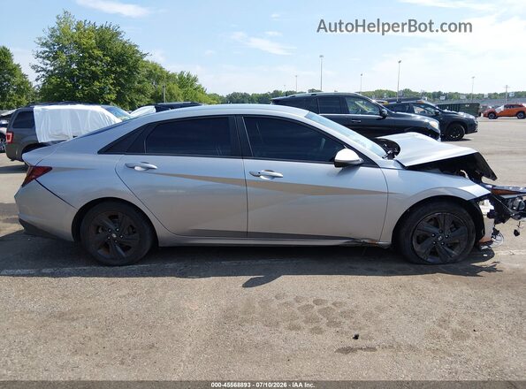 5NPLM4AG7MH026477 2021 HYUNDAI ELANTRA Silver Widok wnętrza z tyłu