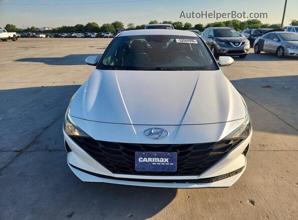 5NPLM4AG7NH067144 2022 HYUNDAI ELANTRA White Вид спереду
