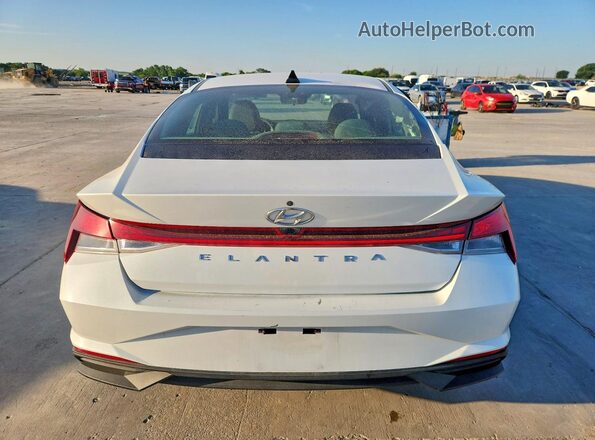 5NPLM4AG7NH067144 2022 HYUNDAI ELANTRA White Вид ззаду