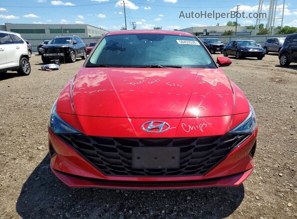 5NPLM4AG7NH079228 2022 HYUNDAI ELANTRA Red Widok z przodu