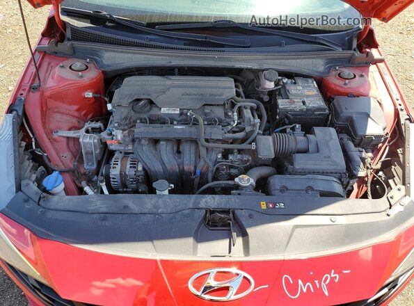 5NPLM4AG7NH079228 2022 HYUNDAI ELANTRA Red Widok wnętrza z tyłu