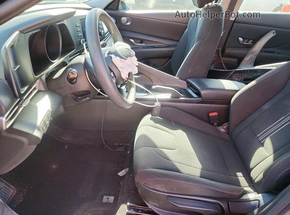 5NPLM4AG8NH079738 2022 HYUNDAI ELANTRA Black წინა სალონის ხედი
