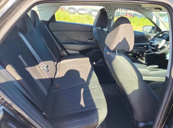 5NPLM4AG8NH079738 2022 HYUNDAI ELANTRA Black უკანა სავარძლების ხედი