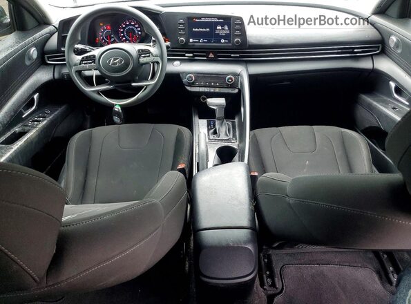 5NPLM4AG9NH057490 2022 HYUNDAI ELANTRA Black Вид панелі приладів