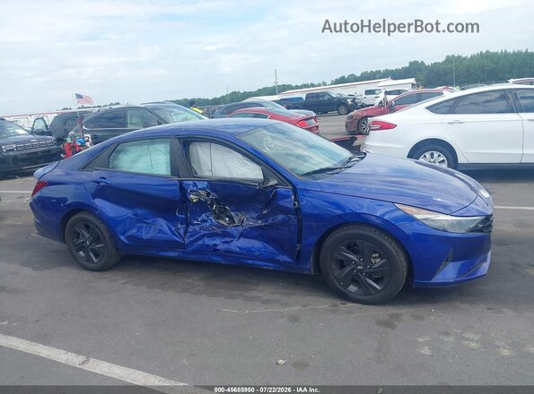 5NPLM4AG9NH068697 2022 HYUNDAI ELANTRA Blue Widok wnętrza z tyłu