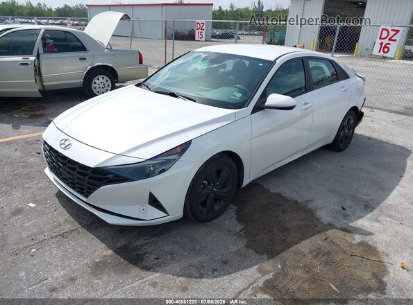 5NPLM4AG9NH079053 2022 HYUNDAI ELANTRA White წინა მარცხენა ხედი სამი მეოთხედიდან