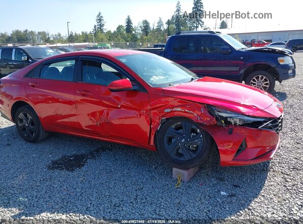 5NPLM4AG9PH094946 2023 HYUNDAI ELANTRA Red Widok z przodu