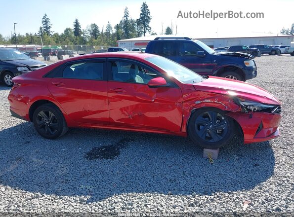 5NPLM4AG9PH094946 2023 HYUNDAI ELANTRA Red Widok wnętrza z tyłu