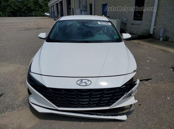 5NPLM4AG9PH100468 2023 HYUNDAI ELANTRA White Вид спереду