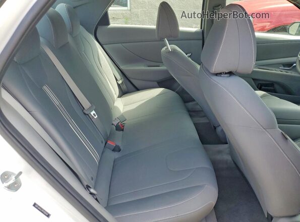 5NPLM4AG9PH100468 2023 HYUNDAI ELANTRA White Вид задніх сидінь