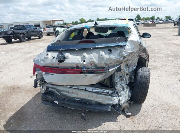 5NPLM4AGXPH104402 2023 HYUNDAI ELANTRA Silver Вид спереду