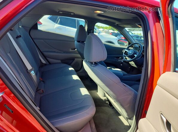 5NPLN4AG3MH005865 2021 HYUNDAI ELANTRA Red Vista de los asientos traseros