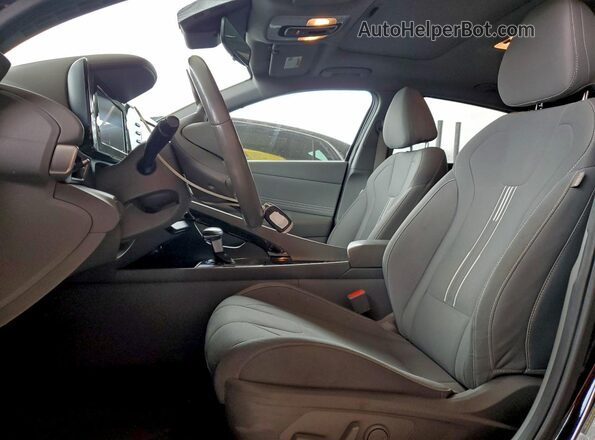 5NPLN4AG7NH069232 2022 HYUNDAI ELANTRA Black Вид салону спереду