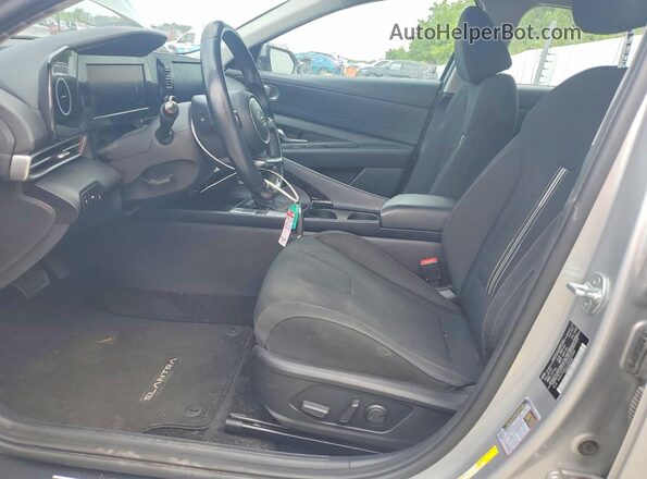 5NPLN4AGXMH017060 2021 HYUNDAI ELANTRA Серый Вид салона спереди