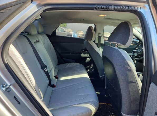5NPLP4AG2MH012784 2021 HYUNDAI ELANTRA Серебряный Вид задних сидений