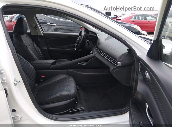5NPLP4AG3NH068850 2022 HYUNDAI ELANTRA White Вид салону спереду