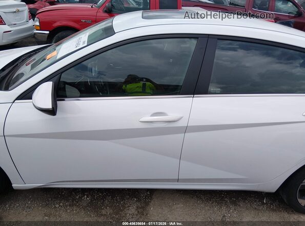 5NPLP4AG3NH068850 2022 HYUNDAI ELANTRA White 
