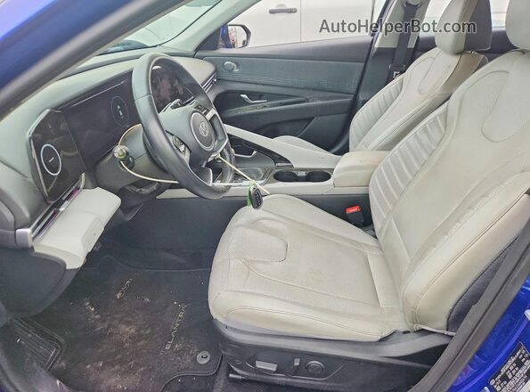 5NPLP4AG5MH026744 2021 HYUNDAI ELANTRA Blue Вид салону спереду