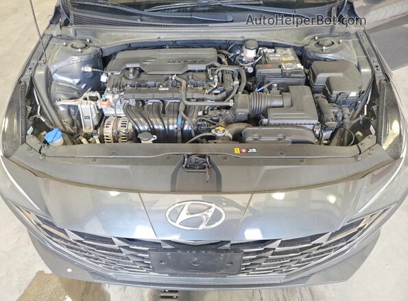 5NPLP4AG5NH073225 2022 HYUNDAI ELANTRA Silver Սալոնի հետևի տեսք