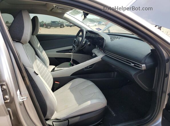 5NPLP4AG5PH114634 2023 HYUNDAI ELANTRA Silver წინა სალონის ხედი
