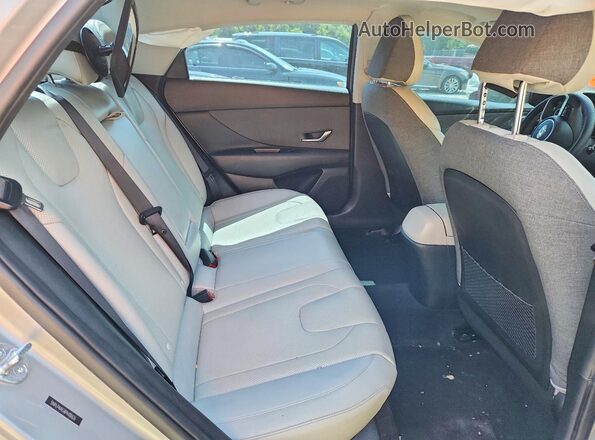 5NPLP4AG8PH110626 2023 HYUNDAI ELANTRA Silver Rear seats view