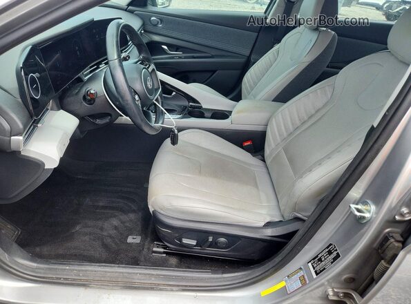5NPLP4AG9NH069758 2022 HYUNDAI ELANTRA Silver Widok wnętrza z przodu