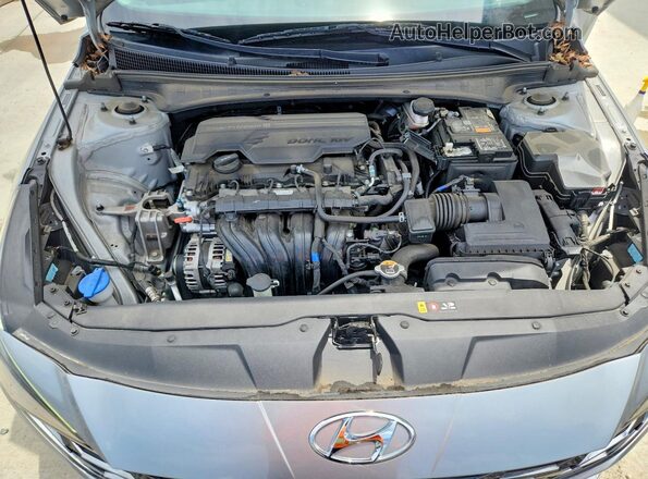 5NPLP4AG9NH069758 2022 HYUNDAI ELANTRA Silver Widok wnętrza z tyłu