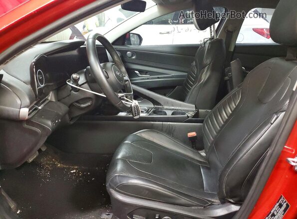 5NPLP4AGXPH107663 2023 HYUNDAI ELANTRA Красный Вид салона спереди