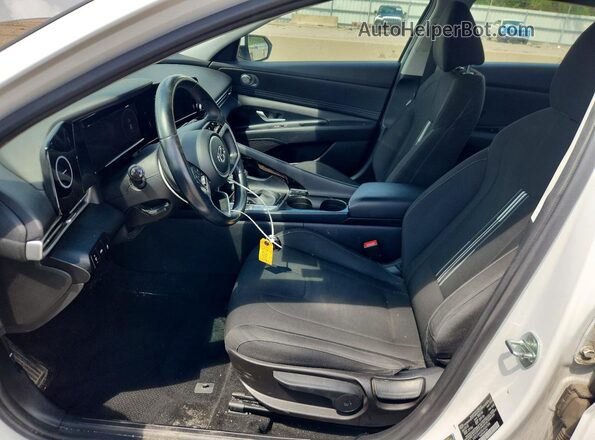 5NPLS4AG0MH047886 2021 HYUNDAI ELANTRA White წინა სალონის ხედი