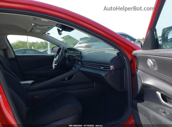 5NPLS4AG0NH060316 2022 HYUNDAI ELANTRA Red Front interior view