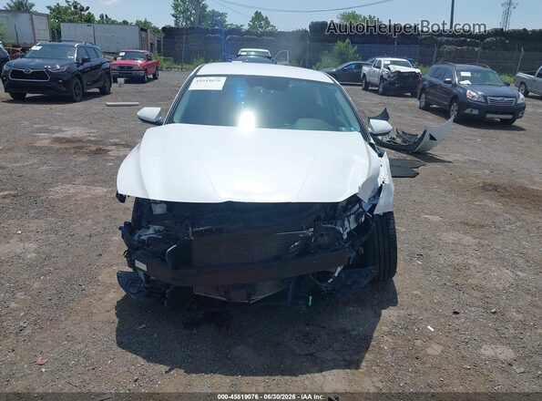 5NPLS4AG0NH077939 2022 HYUNDAI ELANTRA Белый Вид спереди