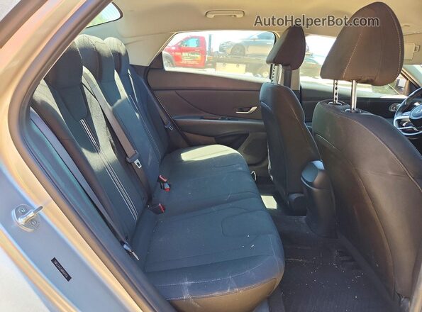 5NPLS4AG1MH049016 2021 HYUNDAI ELANTRA Серебряный Вид задних сидений