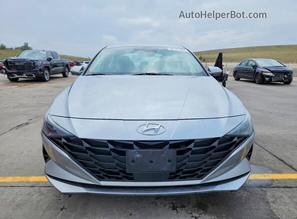 5NPLS4AG1PH098527 2023 HYUNDAI ELANTRA Silver Դիմացի տեսք