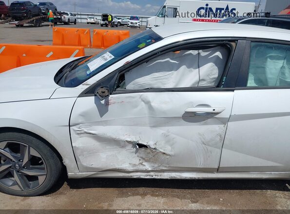 5NPLS4AG2PH091912 2023 HYUNDAI ELANTRA White Widok z przodu