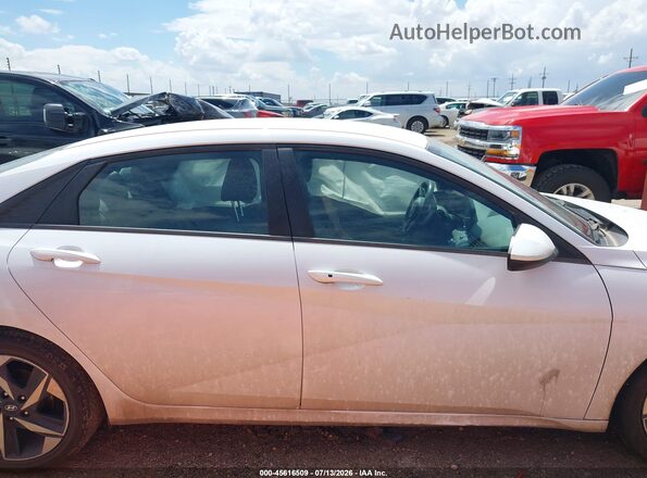 5NPLS4AG2PH091912 2023 HYUNDAI ELANTRA White Widok wnętrza z tyłu