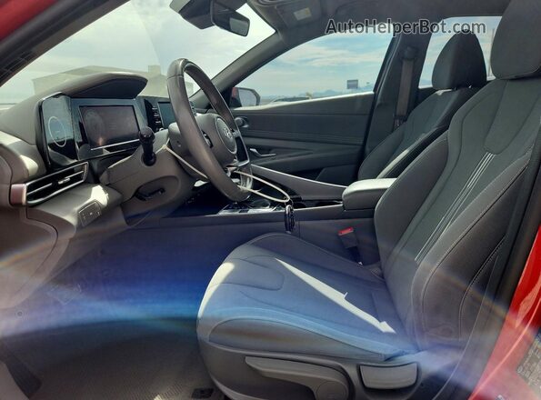 5NPLS4AG3MH005230 2021 HYUNDAI ELANTRA Красный Вид салона спереди
