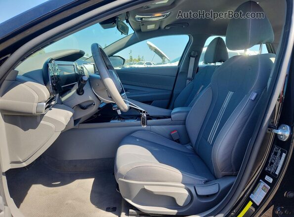 5NPLS4AG3MH029673 2021 HYUNDAI ELANTRA Black Front interior view