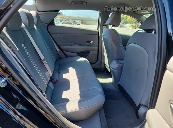 5NPLS4AG3MH029673 2021 HYUNDAI ELANTRA Black Rear seats view