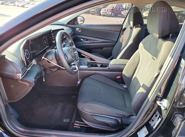 5NPLS4AG3MH031536 2021 HYUNDAI ELANTRA Черный Вид салона спереди