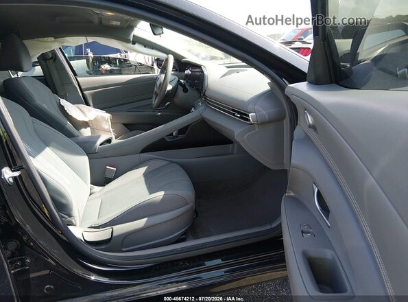 5NPLS4AG3PH107017 2023 HYUNDAI ELANTRA Black Vista interior delantera