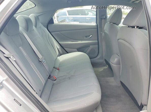 5NPLS4AG4MH006645 2021 HYUNDAI ELANTRA Silver Widok tylnych siedzeń