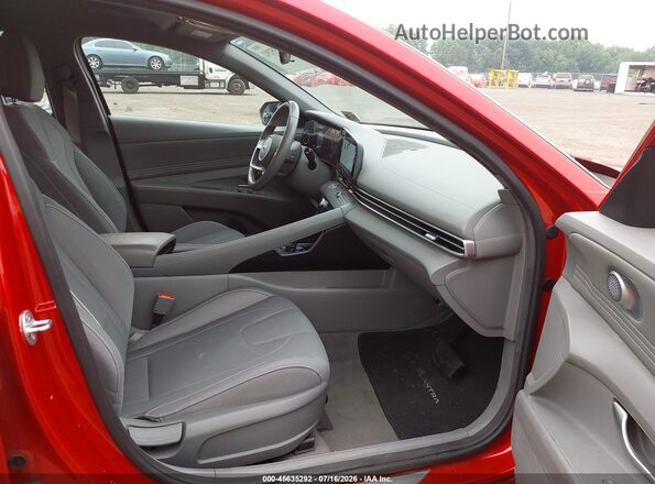 5NPLS4AG5PH117192 2023 HYUNDAI ELANTRA Red Вид салону спереду