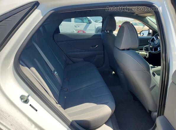 5NPLS4AG6MH022054 2021 HYUNDAI ELANTRA White Vista de los asientos traseros