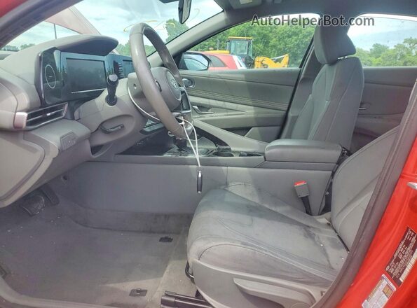 5NPLS4AG7MH052017 2021 HYUNDAI ELANTRA Red Вид салону спереду